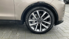 Land Rover Discovery 3.0 D300 Dynamic SE 5dr Auto Diesel Station Wagon